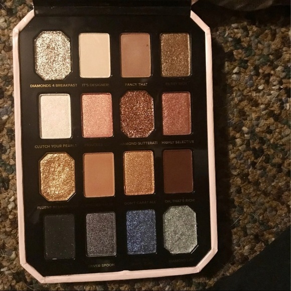 Too Faced Pretty Rich Palette - Picture 3 of 3